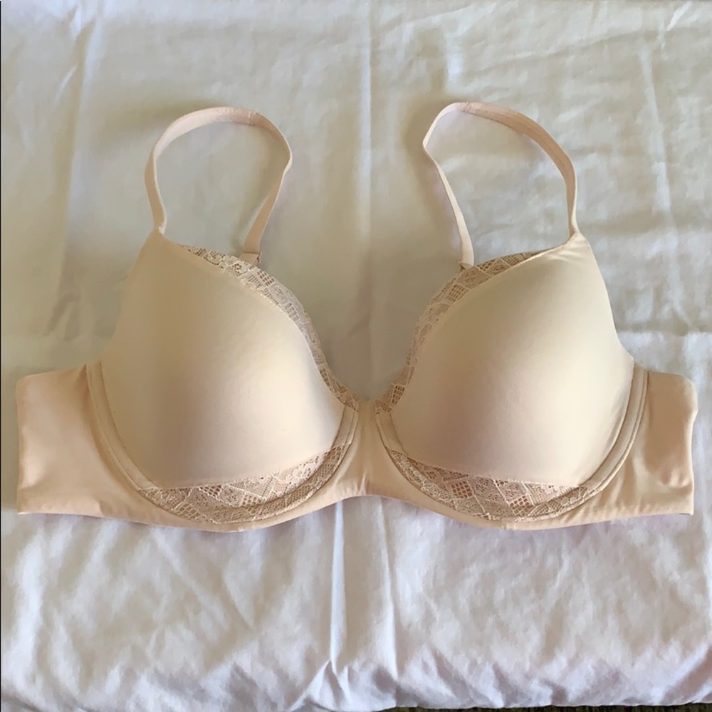 Victoria’s Secret nude lined Demi bra!